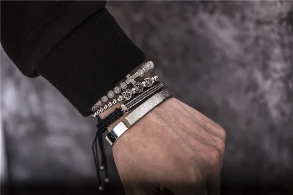 H66b7ff5c417140589b155f6ef81e3b7fW.webp Ensemble de 4 Bracelets en Acier avec Inscriptions Bibliques pour Hommes