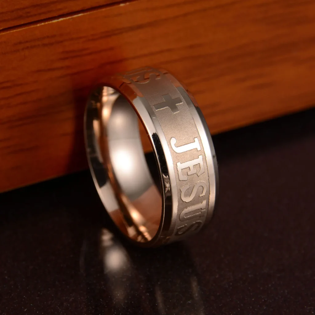 Bague en Acier Inoxydable de 8mm avec Inscription JESUS