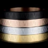 Bracelet Manchette de Luxe en Acier Inoxydable avec Gravure de Numéros Romains pour Couples