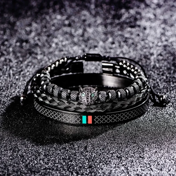 S99f83c9dd23440fab01271af4878d12fC.webp Bracelet Fait Main avec Tressage et Tête de Léopard Pavée de CZ, en Émail Vert et Rouge