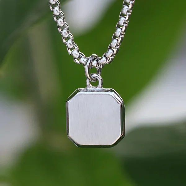 Sdde3e3a5490a403bafabacd61655ae123.webp Ins Fashion 2024 New 316L Stainless Steel Square Pendant Necklace Geometric Choker Epoxy Jewelry Couple Gift